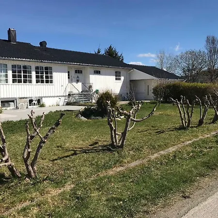 Cozy & Private In The Middle Of Lofoten Leknes